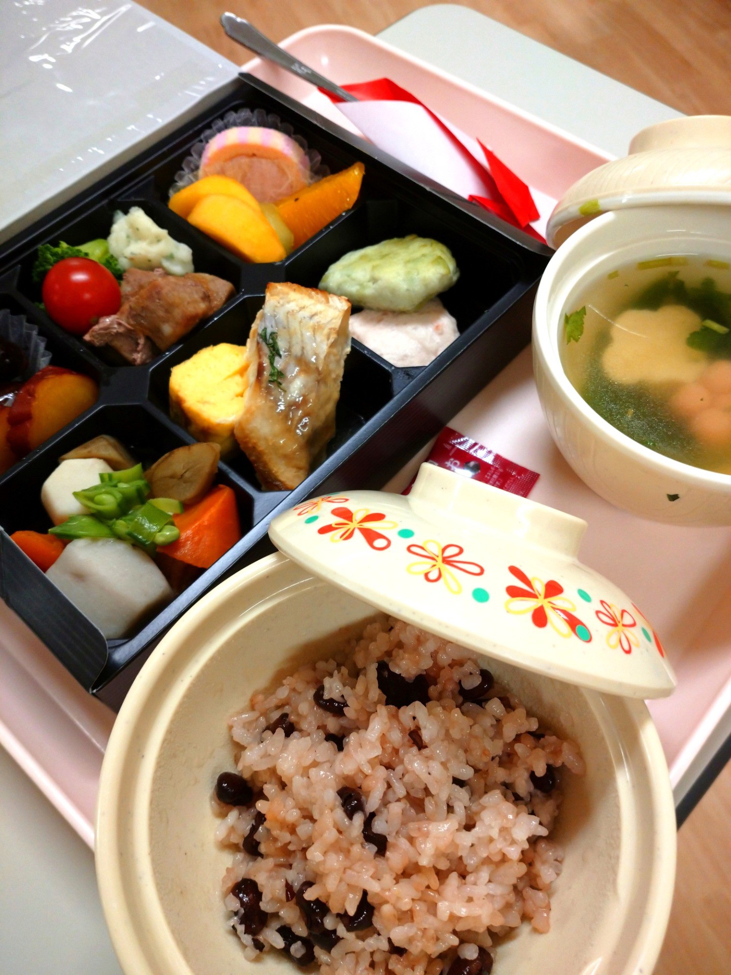 東京小児療育病院は、６０周年を迎えました。
