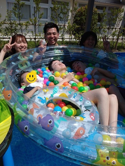 プールでリフレッシュ！🌊